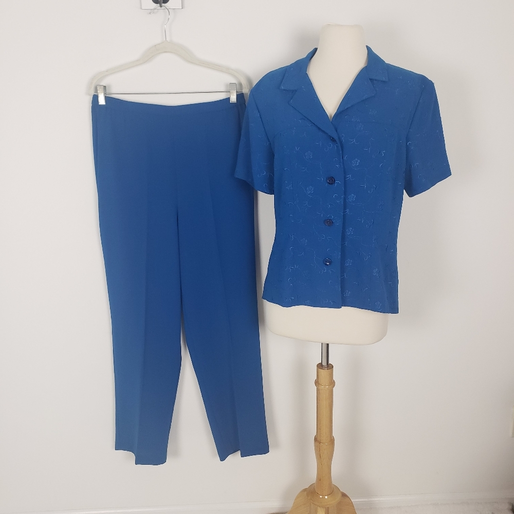 SAG HARBOR Blue Short Sleeve Jacket Pant Suit Set